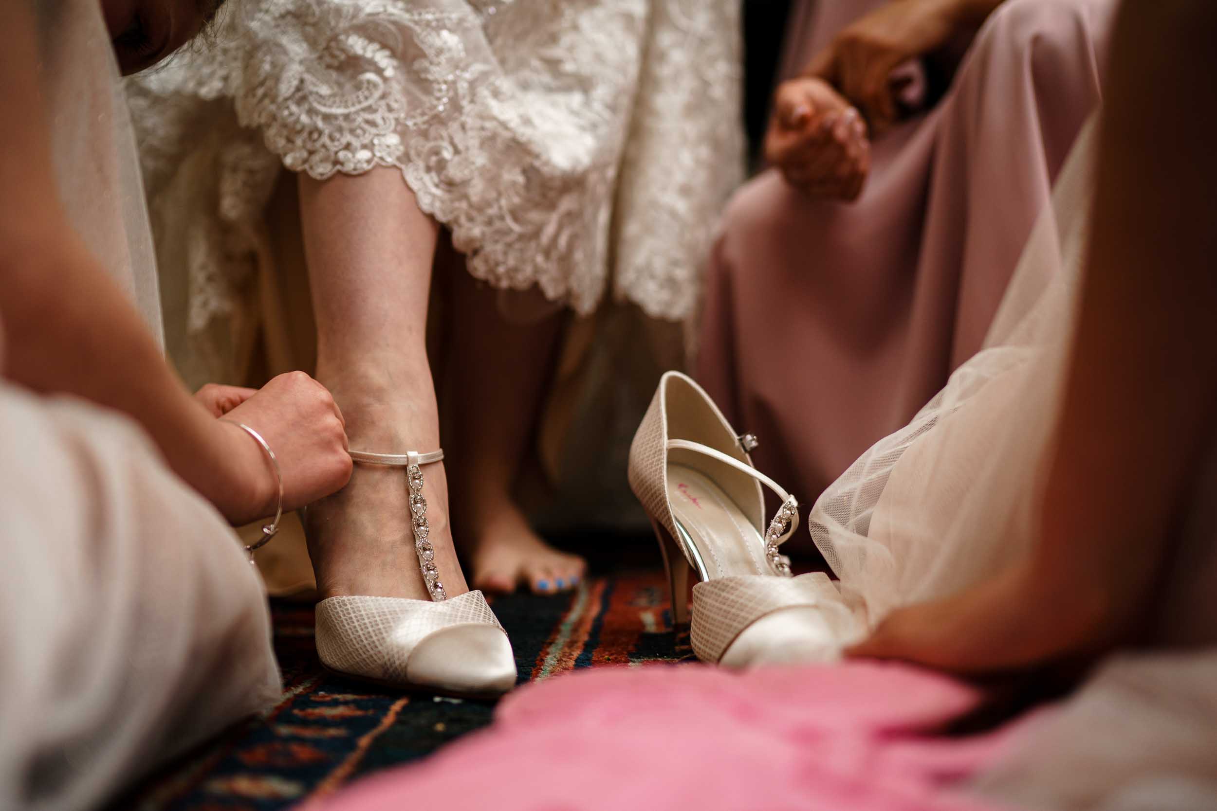 Cotswolds Wedding Photographer - Bridal prep